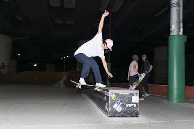 スケートボード スケボー ストリートスタイルとは その特徴とフリースタイルとの違いを解説