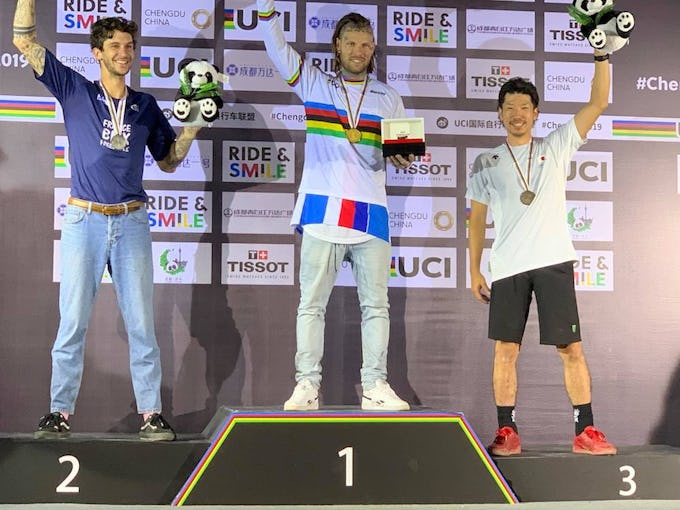 UCI 2019アーバン自転車競技世界選手権でBMXフラットランドの佐々木元、片桐光紗季が男女揃って表彰台