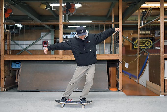 スケートボードHOW TO初心者編 「スケートボードを揺らして動き方を知ろう」